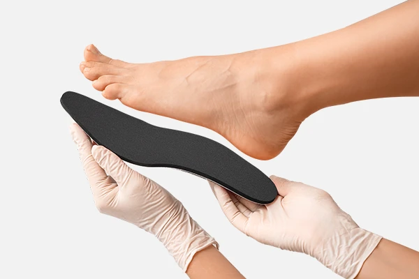 Prise de mesures pour des semelles orthopédiques sur mesure chez Foot Care Center by Spronken Orthopedie